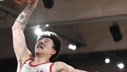 开云体育登录入口-媒体人：今天赢在朱俊龙和李弘权，张镇麟现在咋完全没运动能力了